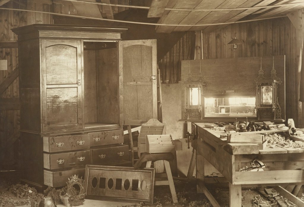 Woodworking cabinetmaking workshop Oatlands Park
